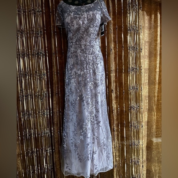 Prom Gown by LA Femme Lilac Lace Column Gown Cocktail Formal Bridal
Sz 16 NWT - Picture 4 of 16